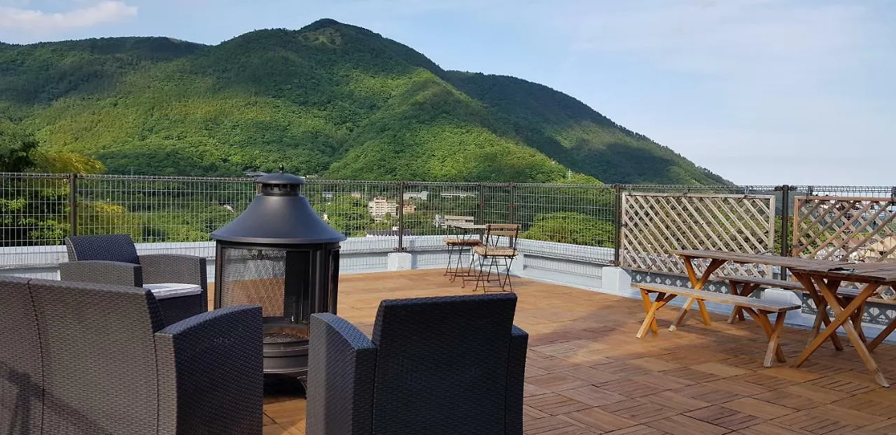 Hakone Guest House Gaku. contacts